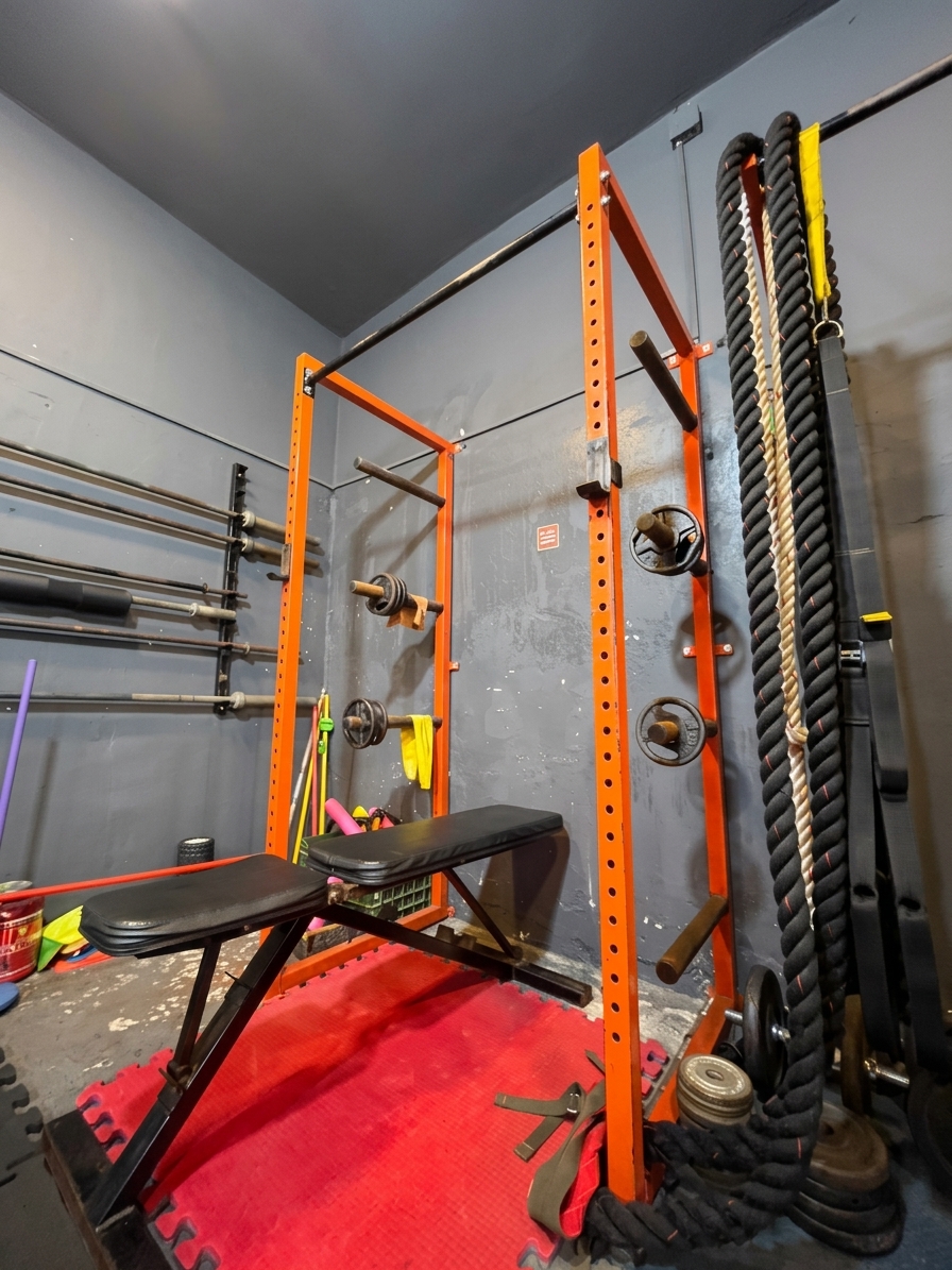 Iron Boxing Club - zona de pesas